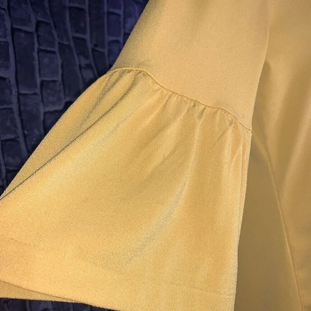 Banana Republic blouse loose fitting blouse Mustard yellow SZ S bell sleeve